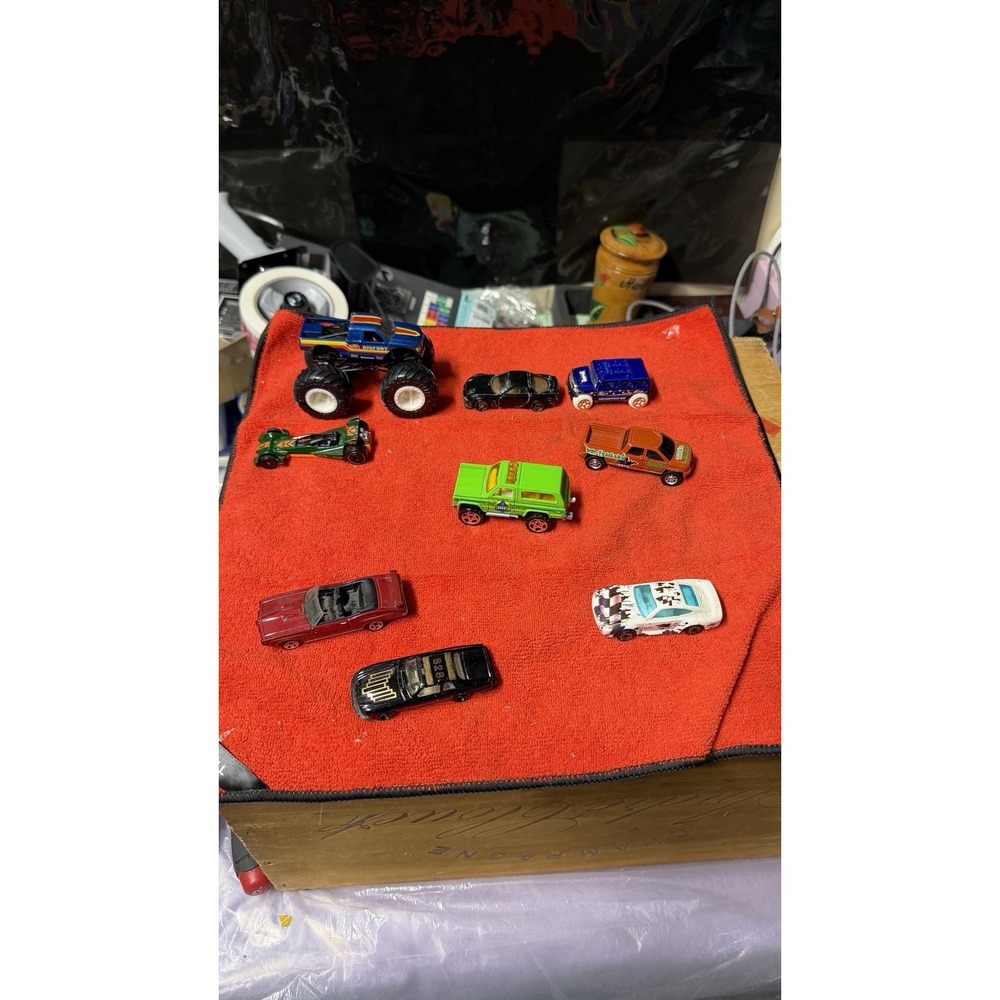 Lot of 9 Diecast Toy Cars & Trucks Mixed‎ Styles (Hot Wheels/Matchbox Style)
